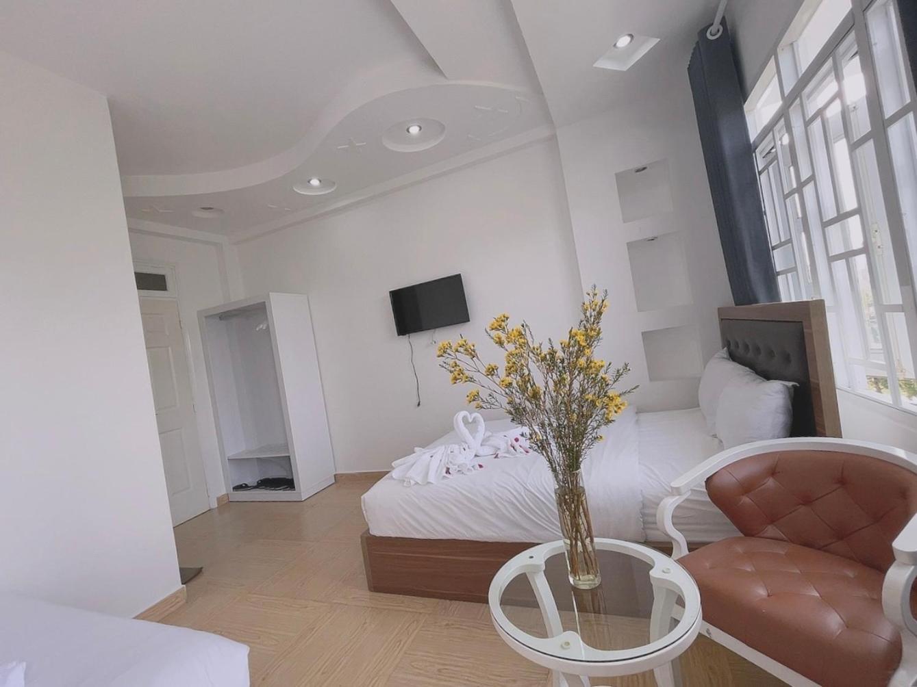 Phuong Vy Hotel Da Lat Exterior photo